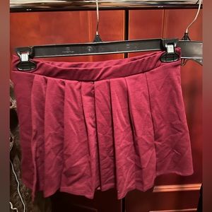 burgundy pleated skort